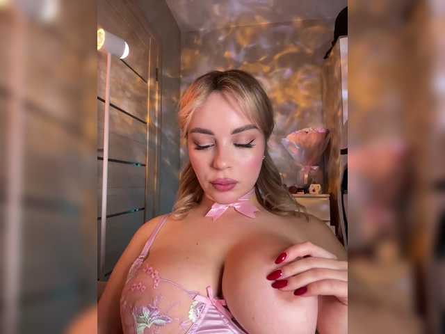 Mila-m live cam on BongaCams