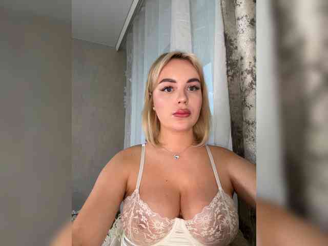 Mila-m Live Webcam on BongaCams