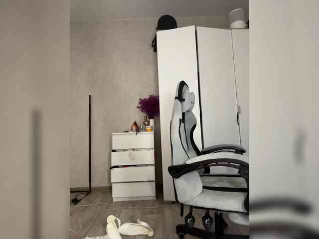 Mila-m Live Webcam on BongaCams