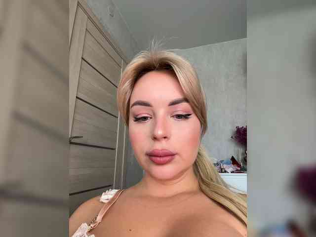 Mila-m Live Webcam on BongaCams