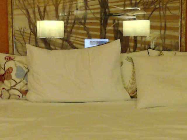 Lora8888's BongaCams show and profile