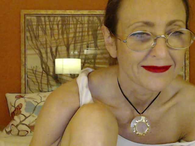 Lora8888 live webcam show