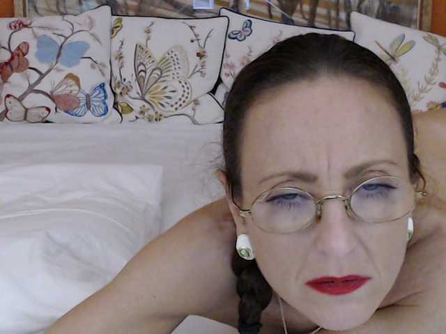 Lora8888 live cam on BongaCams