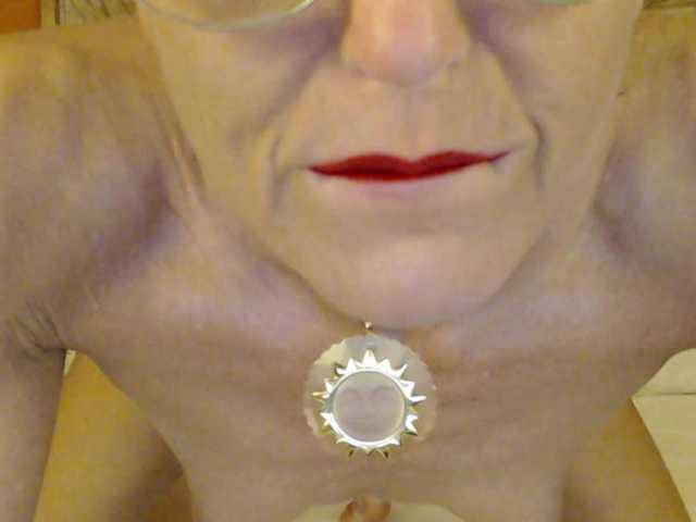 Lora8888 live cam on BongaCams