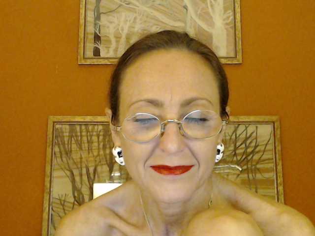 Lora8888 live cam on BongaCams