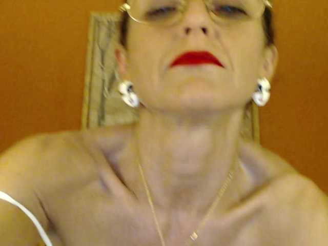 Lora8888 live cam on BongaCams