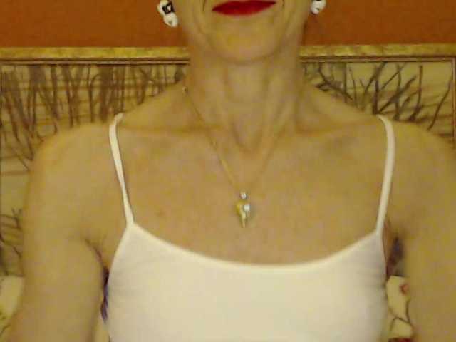 Lora8888's BongaCams show and profile