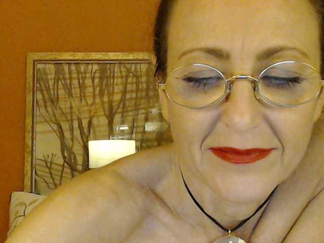 Lora8888 live cam on BongaCams