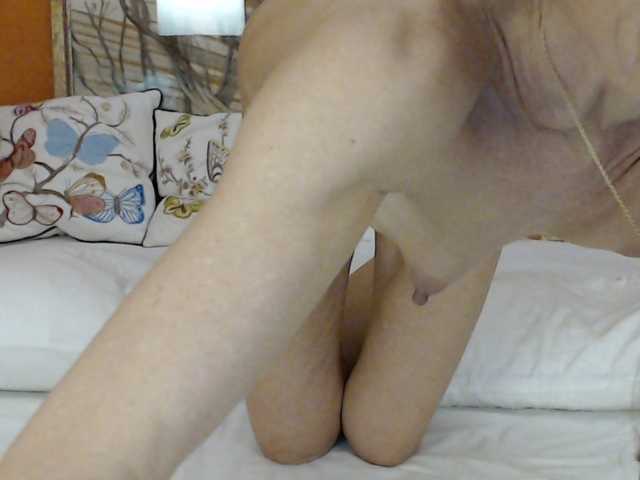 Lora8888 live cam on BongaCams