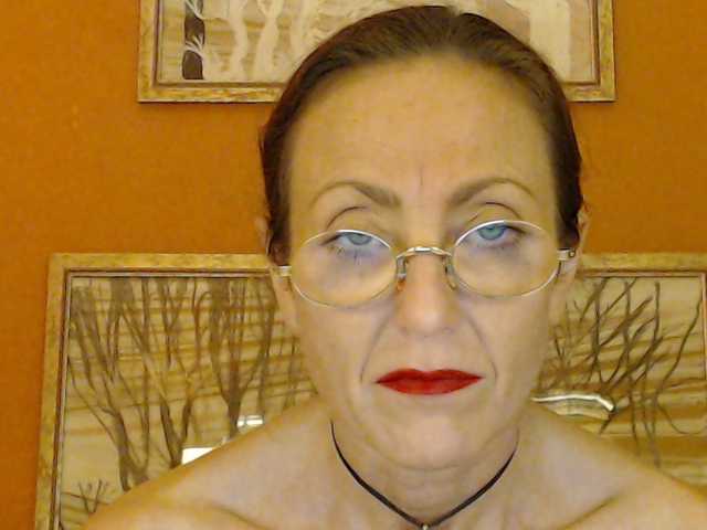 Lora8888 live cam on BongaCams
