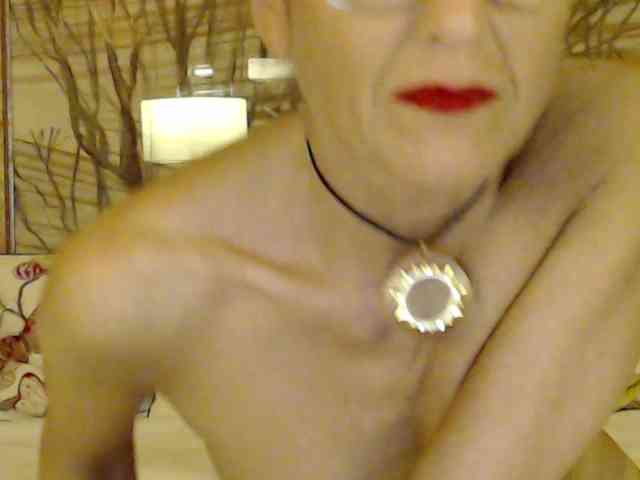 Lora8888 webcam