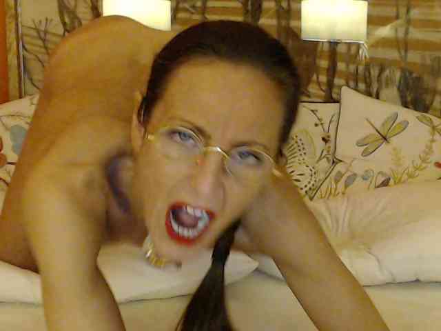 Lora8888 webcam