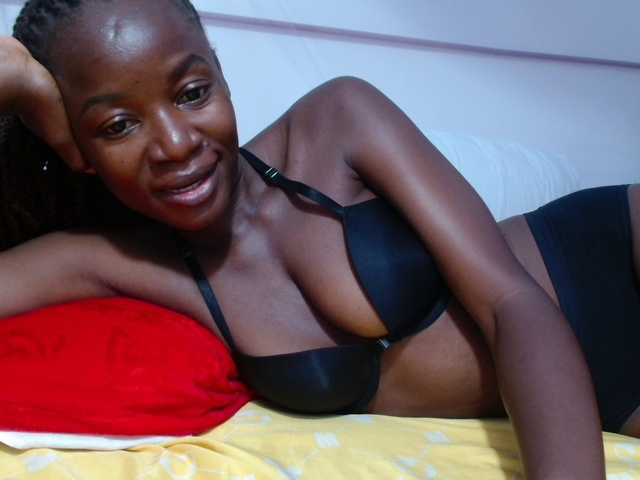 Zawadi95 live cam on BongaCams
