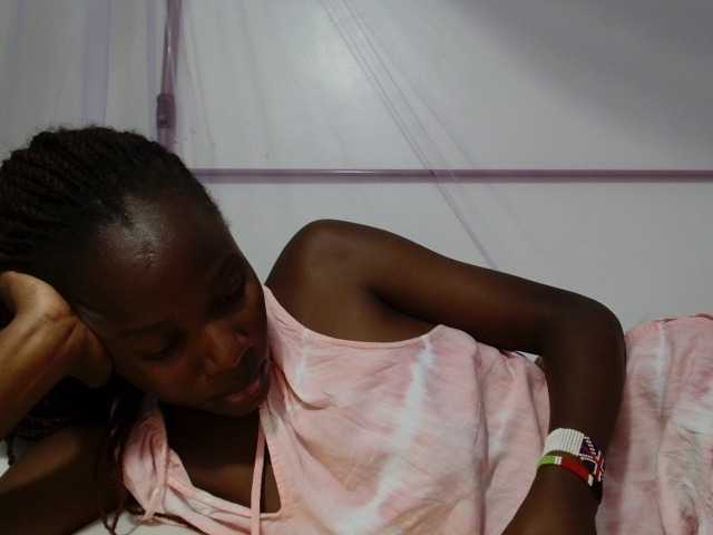 Zawadi95 live cam on BongaCams