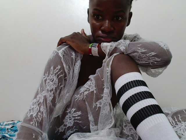 Zawadi95 live cam on BongaCams