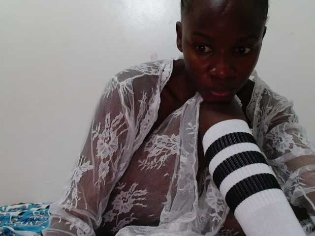 Zawadi95 live cam on BongaCams