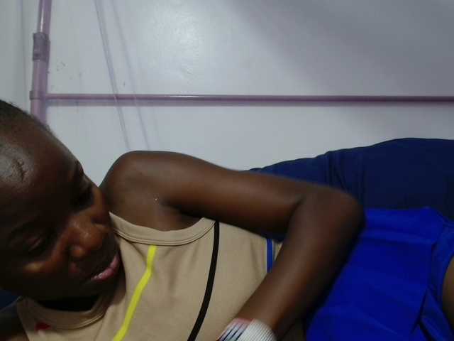 Zawadi95 live cam on BongaCams