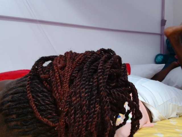 Zawadi95 live cam on BongaCams
