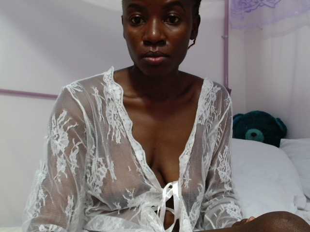 Zawadi95 live cam on BongaCams