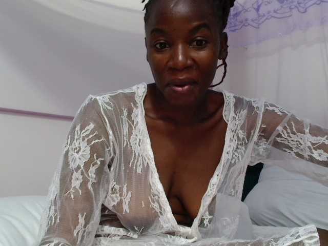 Zawadi95 live cam on BongaCams