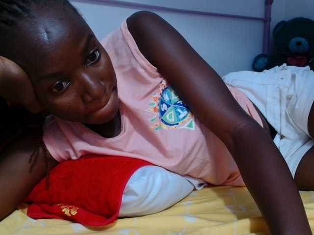 Zawadi95 live cam on BongaCams