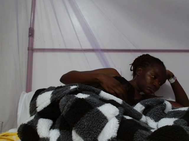 Zawadi95 live cam on BongaCams