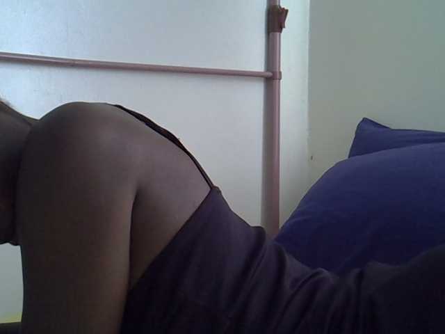Zawadi95 live cam on BongaCams
