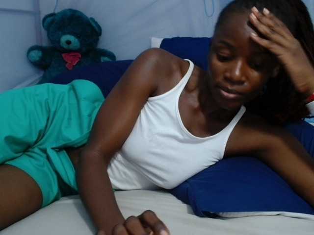 Zawadi95 live cam on BongaCams