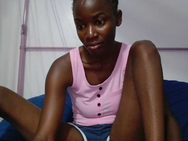 Zawadi95 live cam on BongaCams