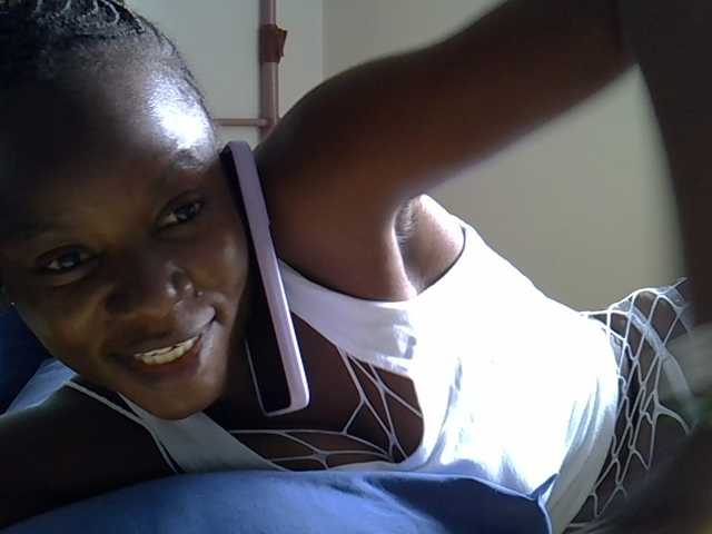 Zawadi95 live cam on BongaCams