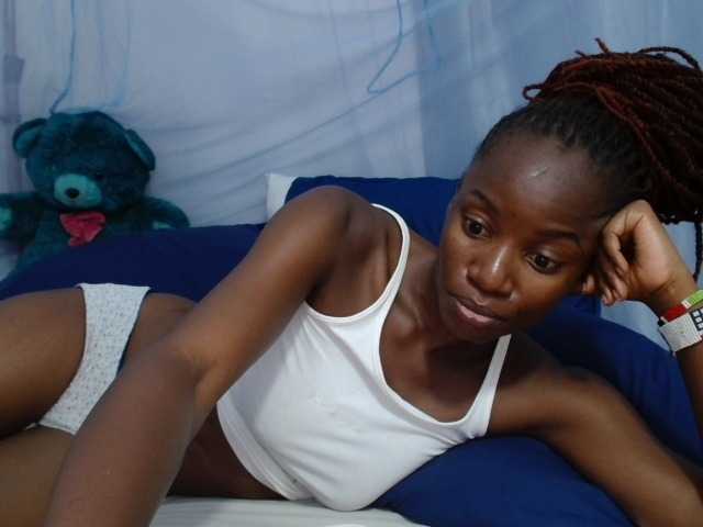 Zawadi95 live cam on BongaCams