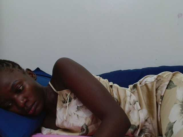 Zawadi95 live cam on BongaCams