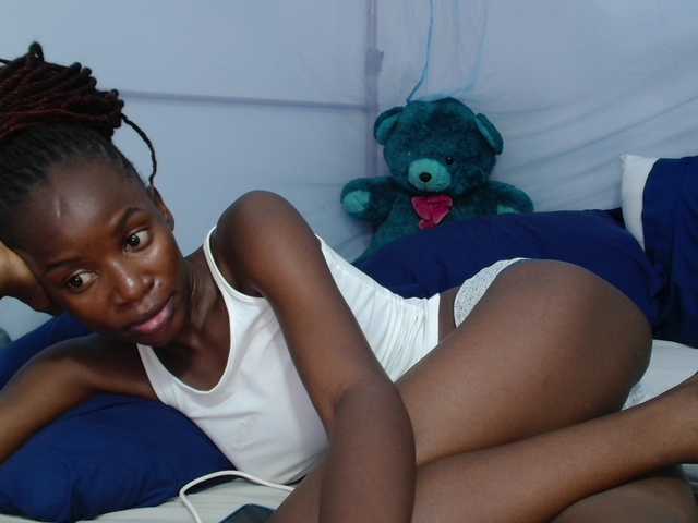 Zawadi95 live cam on BongaCams