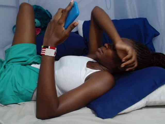 Zawadi95 webcam