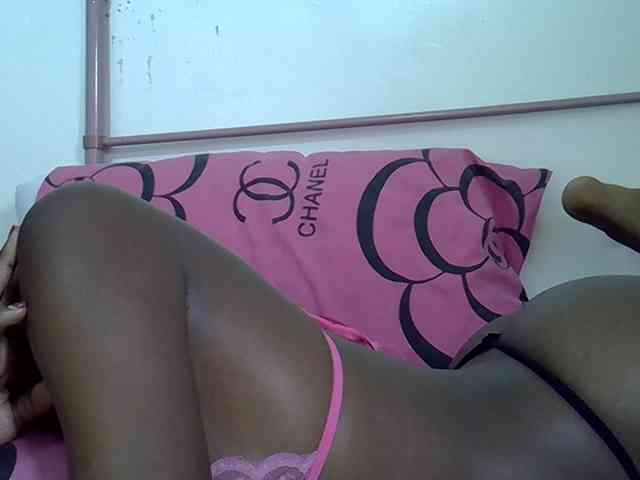 Zawadi95 webcam