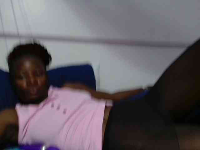 Zawadi95 webcam