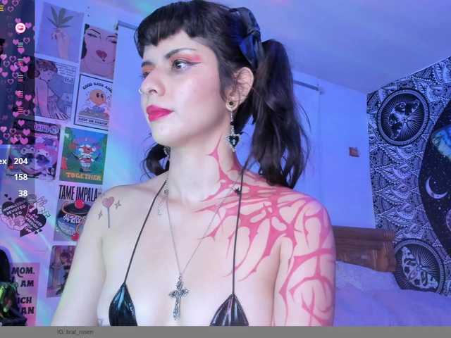 YourRosenrot live cam on BongaCams