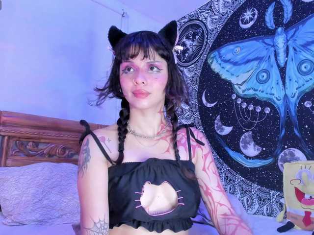 YourRosenrot live cam on BongaCams