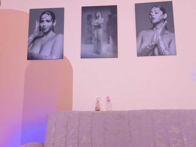 ToriCross live cam on BongaCams