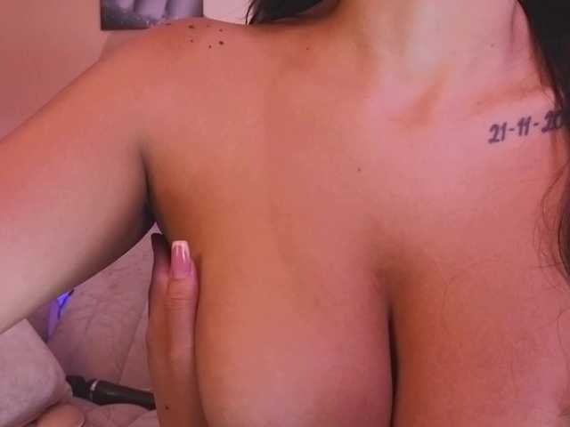 ToriCross live cam on BongaCams