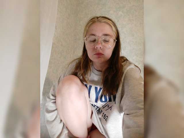 kroshka-meow live cam on BongaCams