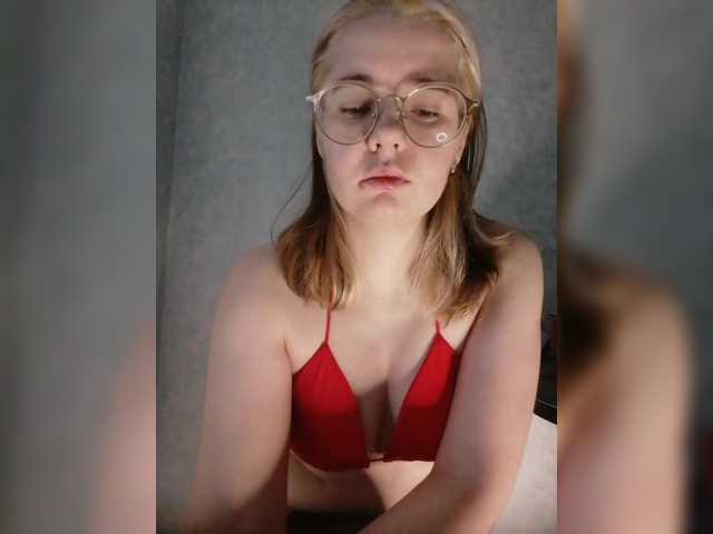 kroshka-meow live cam on BongaCams