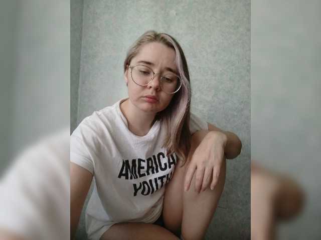 kroshka-meow live cam on BongaCams