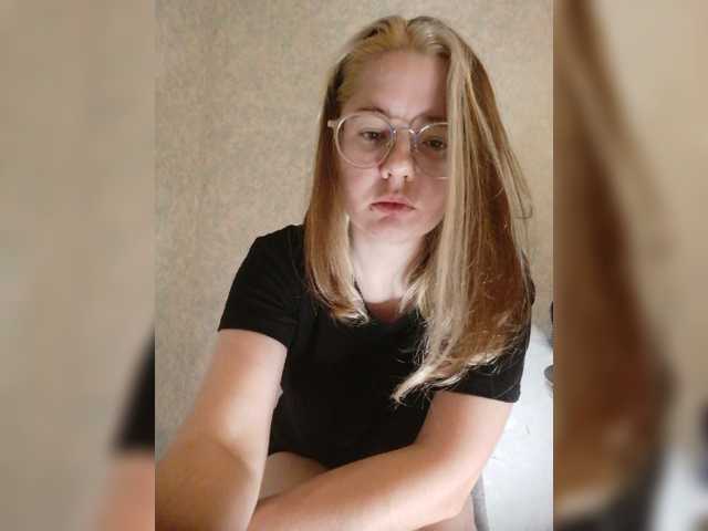 kroshka-meow live cam on BongaCams