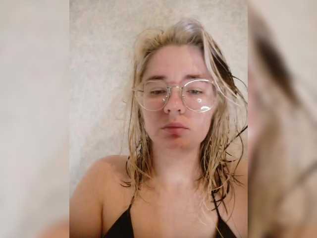 kroshka-meow live cam on BongaCams