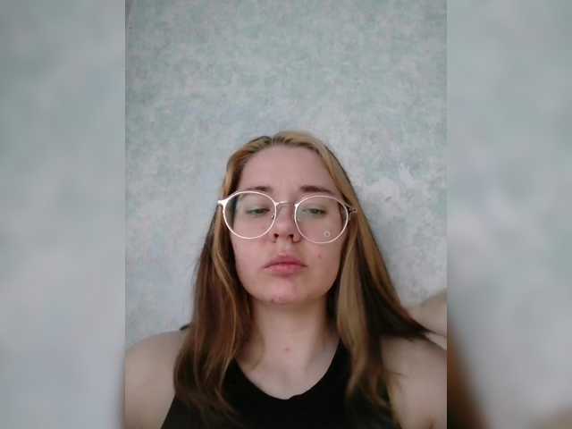kroshka-meow live cam on BongaCams