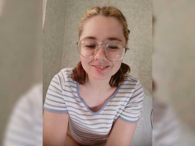 kroshka-meow live cam on BongaCams