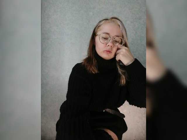 kroshka-meow live cam on BongaCams