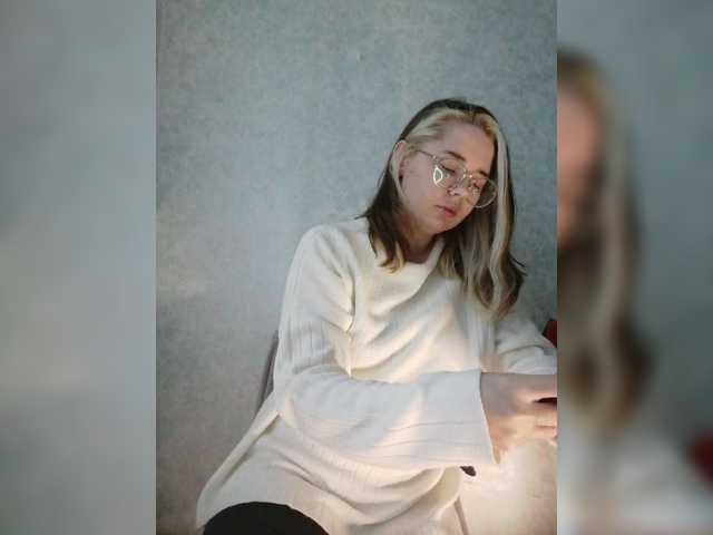 kroshka-meow live cam on BongaCams