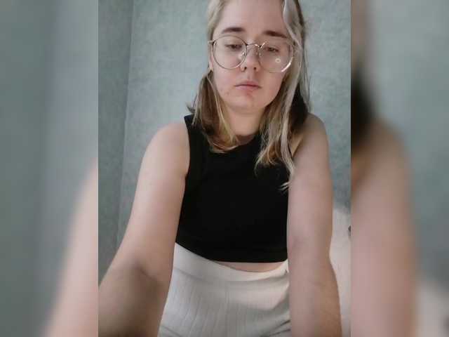 kroshka-meow live cam on BongaCams